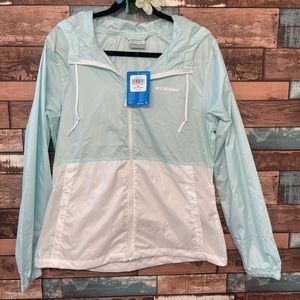 Columbia Women's Center Ridge Windbreaker. Light blue/white. Size M. NWT.